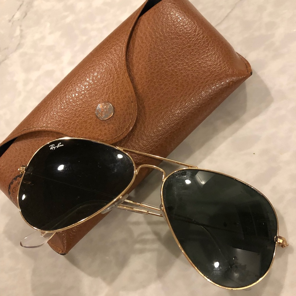 Ray-Ban Aviators Black and Gold